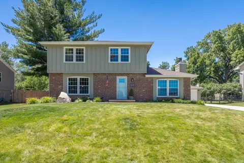 1048 39th St, West Des Moines, IA 50266