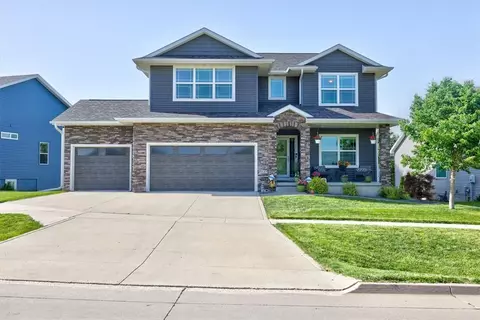 9649 Valley Pkwy, Johnston, IA 50131