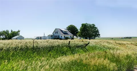 7344 11th Ave, Belle Plaine, IA 52208