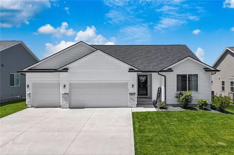 1812 Southbridge Dr, Adel, IA 50003