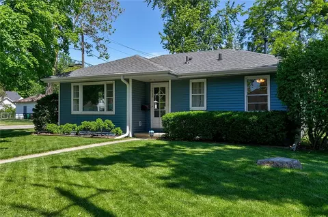 1229 Vine St, West Des Moines, IA 50265