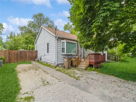 304 8th St, West Des Moines, IA 50265
