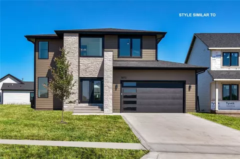 18355 Alpine Dr, Clive, IA 50325