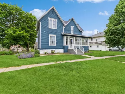 113 S Linn St, Roland, IA 50236