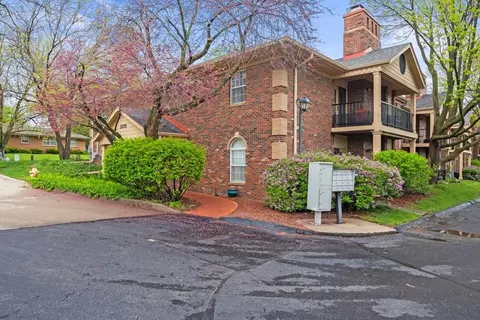 1209 50th St #5, West Des Moines, IA 50266