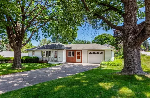 405 N 4th St, Carlisle, IA 50047