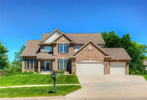 2909 150th St, Urbandale, IA 50323
