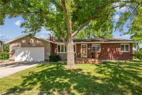 824 Summer Meadows Ct, Perry, IA 50220