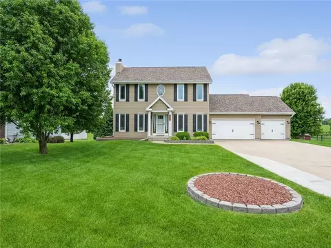 330 NE 72nd St, Pleasant Hill, IA 50327