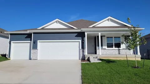 304 Cormorant Dr, Norwalk, IA 50211