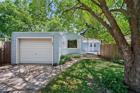 1923 39th St, Des Moines, IA 50310