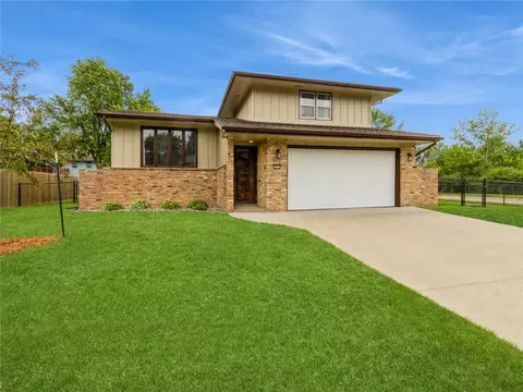 1813 NW 10th St, Ankeny, IA 50023