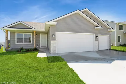 1603 E Girard Ave, Indianola, IA 50125