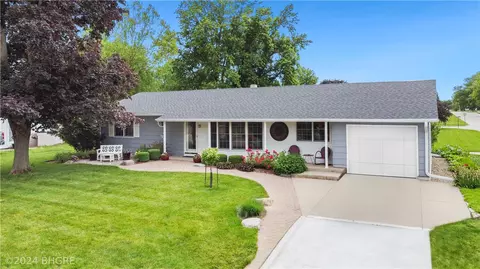 1717 Reed St, Grinnell, IA 50112