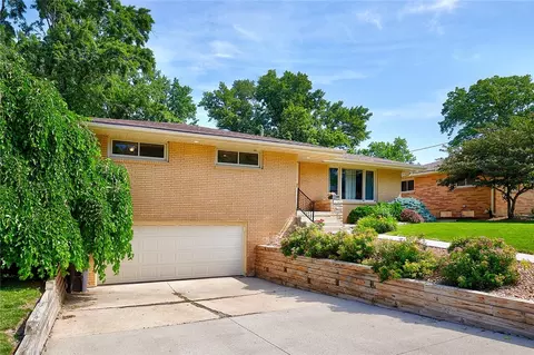 4121 Shawnee Ave, Des Moines, IA 50310