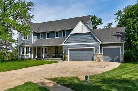 1740 Cedarwood Cir, Clive, IA 50325