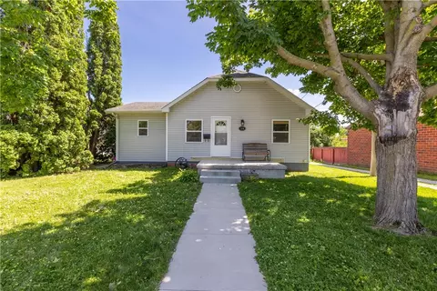 510 E 1 St, Madrid, IA 50156