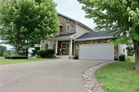 325 SE Cardinal Ln, Waukee, IA 50263