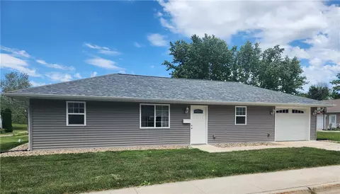 401 N 3rd St, Knoxville, IA 50138