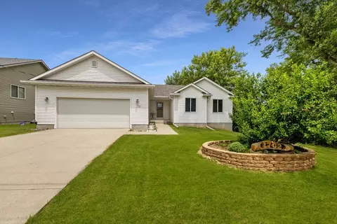 1702 E Bell Ave, Des Moines, IA 50320