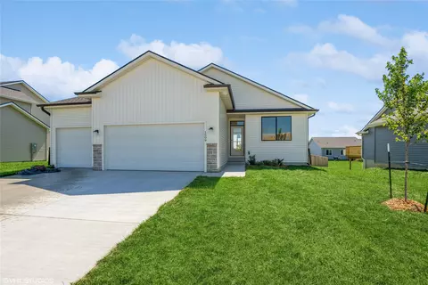 1509 E Girard Ave, Indianola, IA 50125