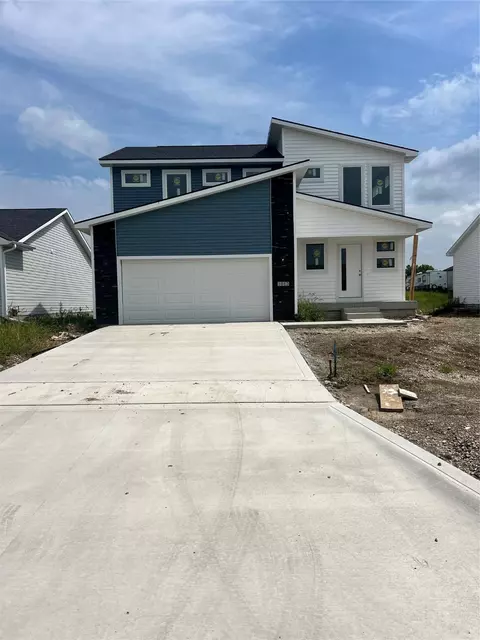 1013 Polk St, De Soto, IA 50069