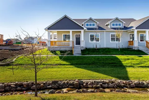 9809 Regatta Ln, Johnston, IA 50131