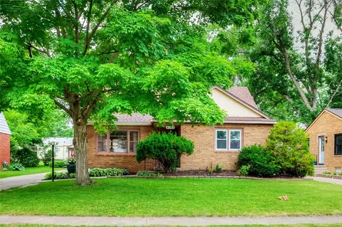 4042 39th Pl, Des Moines, IA 50310