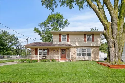 4224 62nd St, Urbandale, IA 50322