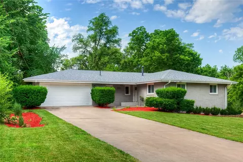330 Porter Ave, Des Moines, IA 50315