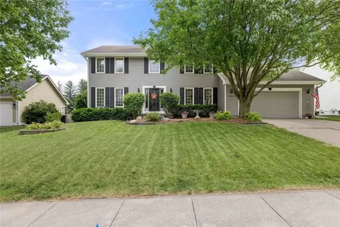 14578 Hawthorn Dr, Clive, IA 50325