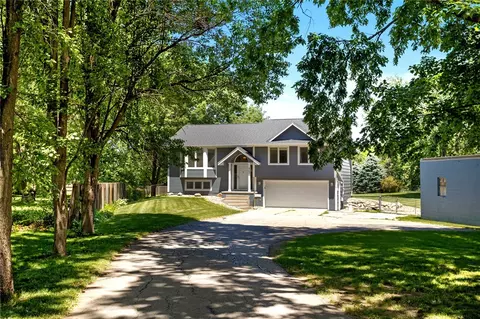 403 1st St E, Altoona, IA 50009