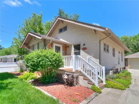 1111 S 2nd St, Ames, IA 50010