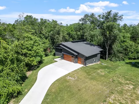 5763 NW 72nd Pl, Johnston, IA 50131