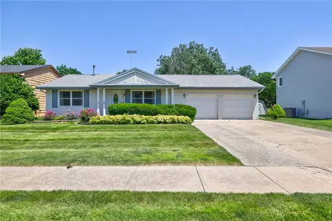 805 NE Park St, Grimes, IA 50111