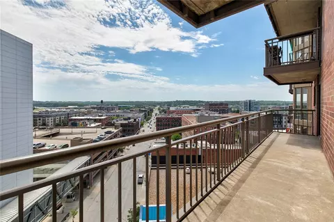 300 Walnut St #1006, Des Moines, IA 50309