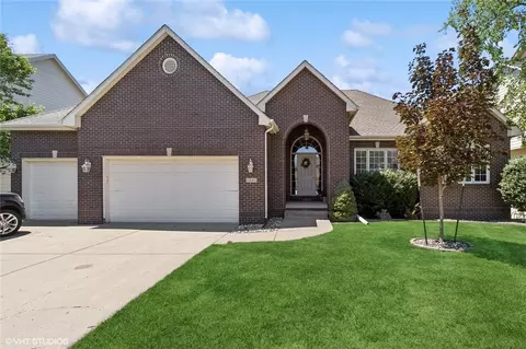 5545 Ponderosa Dr, West Des Moines, IA 50266