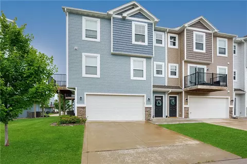 239 Red Oak Ct, Norwalk, IA 50211