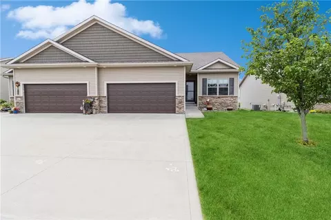 453 NW Autumn Crest Dr, Ankeny, IA 50023