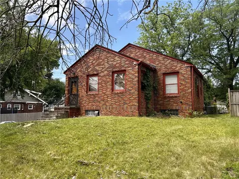 700 41st St, Des Moines, IA 50312