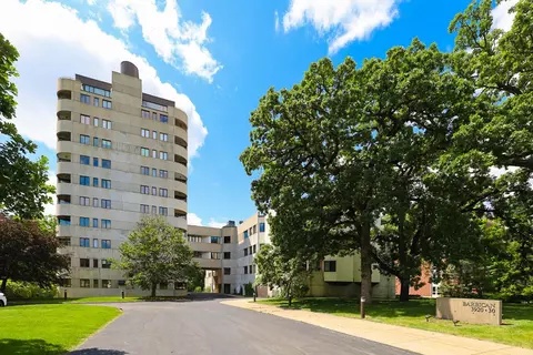 3920 Grand Ave #9TW, Des Moines, IA 50312