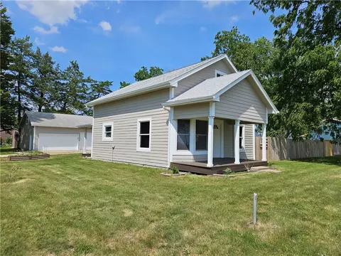 695 Rock Island Ave, Martensdale, IA 50160