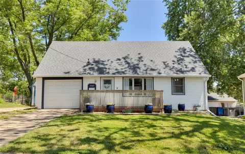 7507 SW 13th St, Des Moines, IA 50315