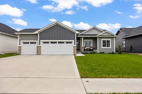 87 Landon Dr NW, Bondurant, IA 50035
