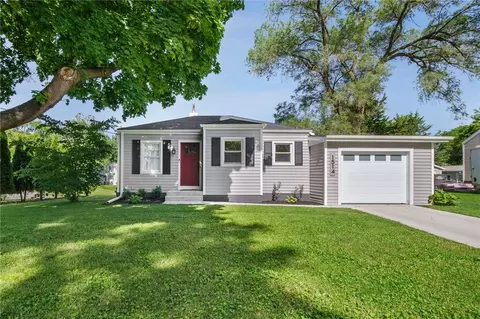 1514 56th St, Des Moines, IA 50311