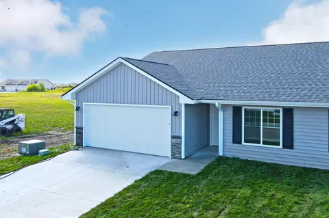 2406 NE 6th St, Grimes, IA 50111