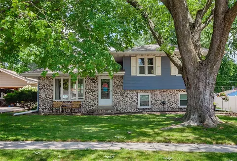 4115 Lay St, Des Moines, IA 50317