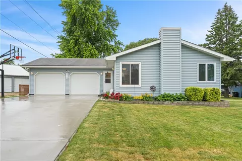 110 W American St, Monroe, IA 50170