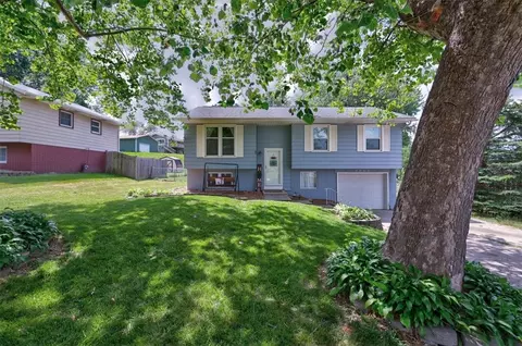 8944 Old Orchard Dr, Norwalk, IA 50211