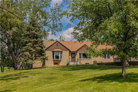 1704 S 24th Ave W, Newton, IA 50208
